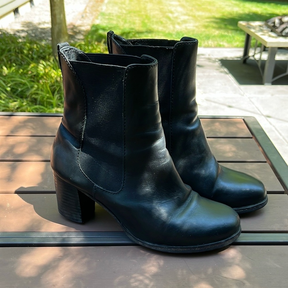 SOLD - Cole Haan Black Leather Heeled Boots - Womens 6.5, GUC